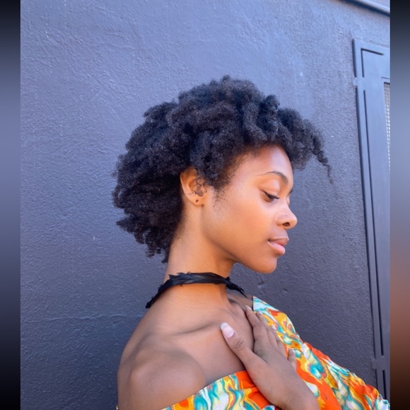 Feather and gold chain necklace designed and handmade in my Los Angeles atelier - Picture 3 of 7